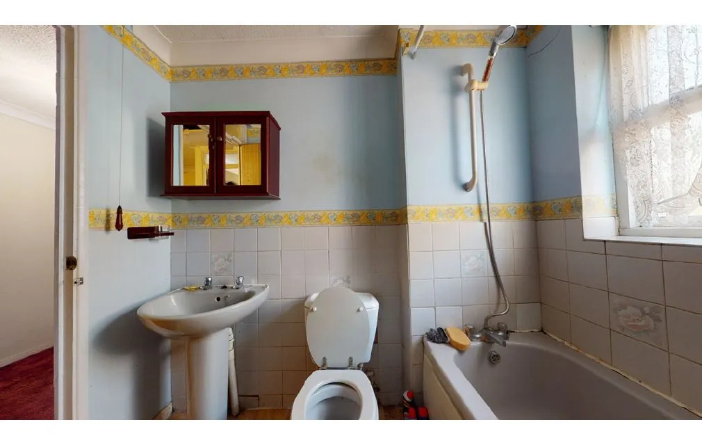 Curling Lane, Badgers Dene, Grays, Essex, RM17 5JJ