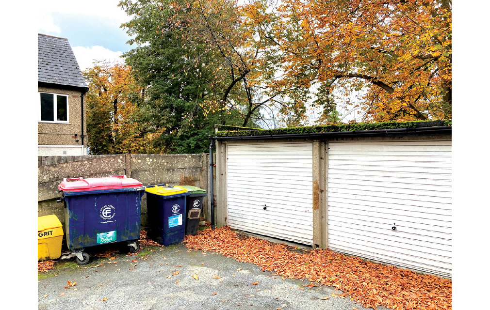 102 Ollards Grove, Loughton, Essex, IG10 4DL