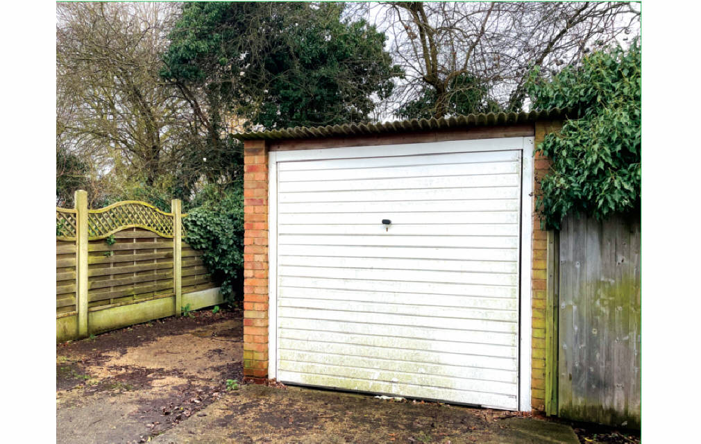 Connaught Walk, Rayleigh, Essex, SS6 8UY