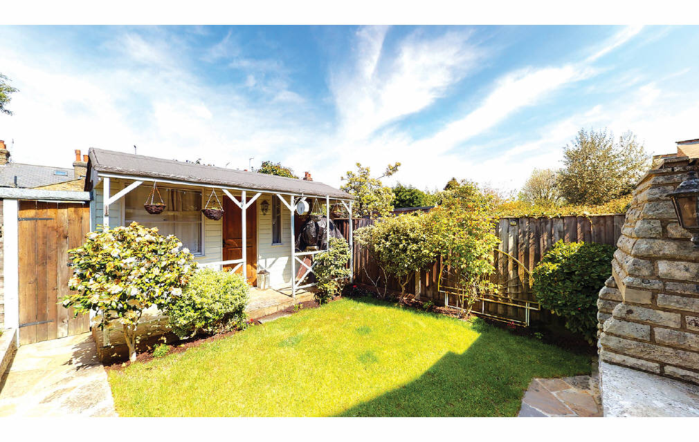 Huntingdon Road, London, N2 9DU