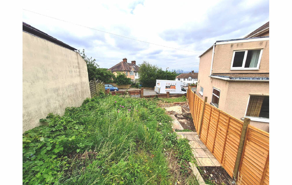 Moordown, London, SE18 3NA