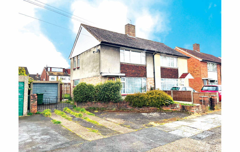Metcalf Road, Ashford, Middlesex, TW15 1HB