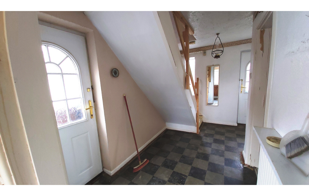 Woodside Crescent, Smallfield, Horley, Surrey, RH6 9ND