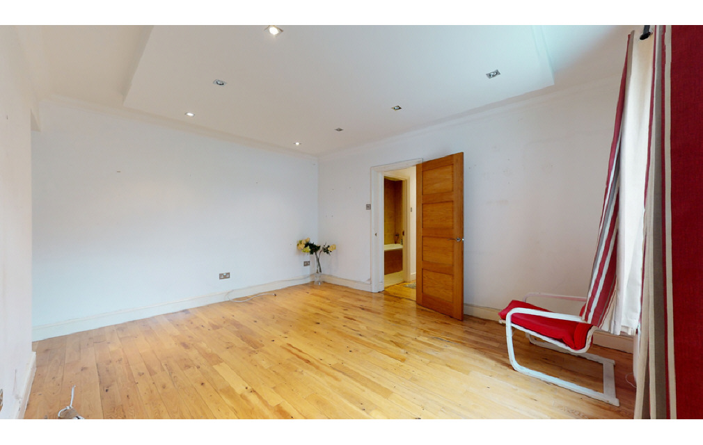 Fullers Road, London, Redbridge, E18 2QA