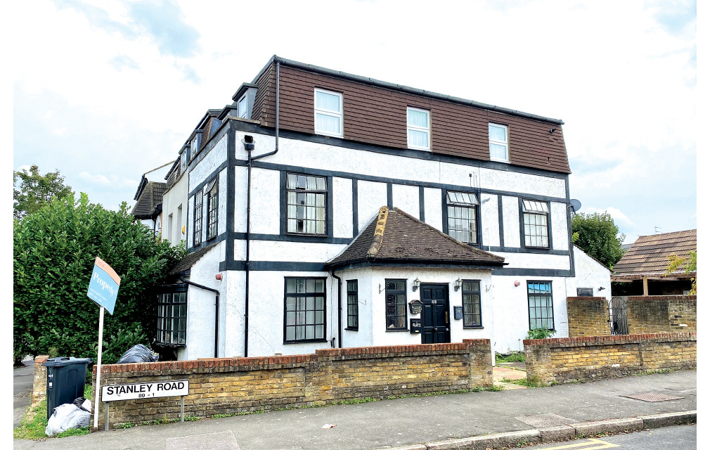 Fullers Road, London, Redbridge, E18 2QA
