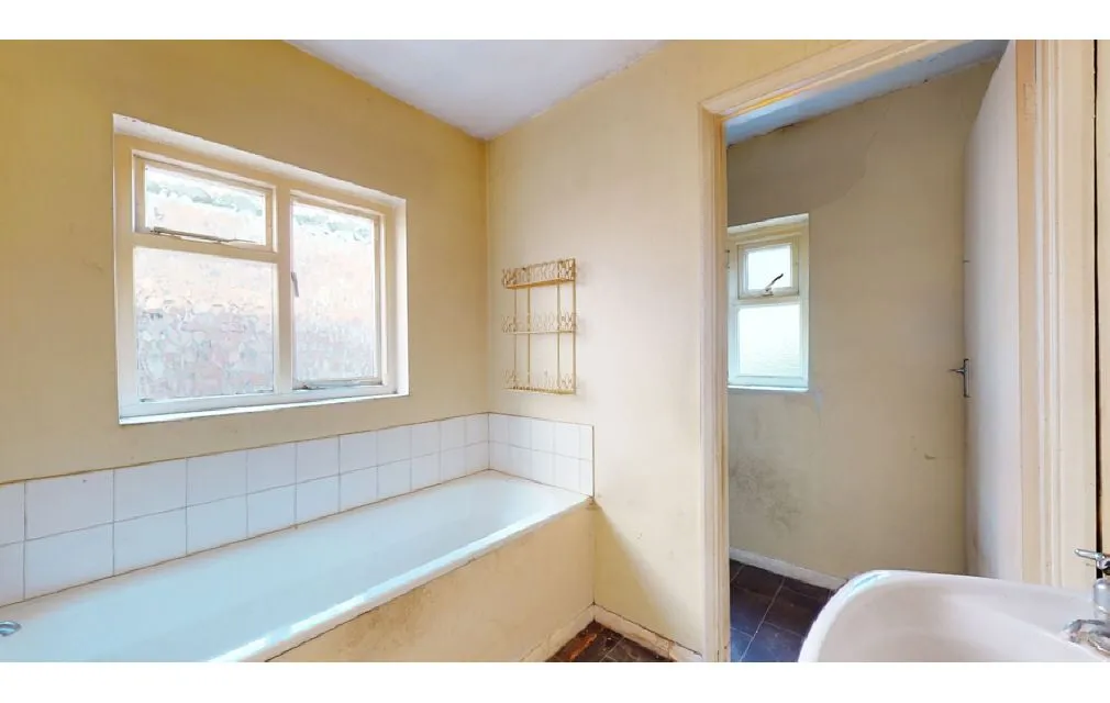 New Road, Hounslow, Middlesex, TW3 2AN