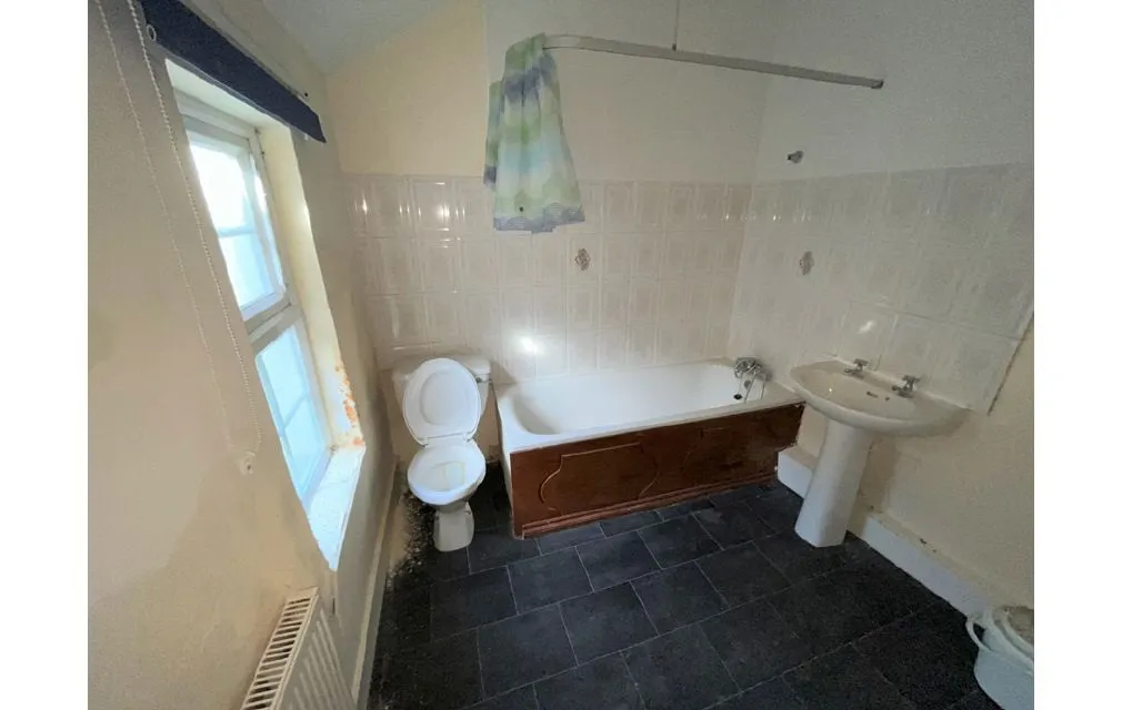 Hainault Road, Leytonstone, Waltham Forest, E11 1DT