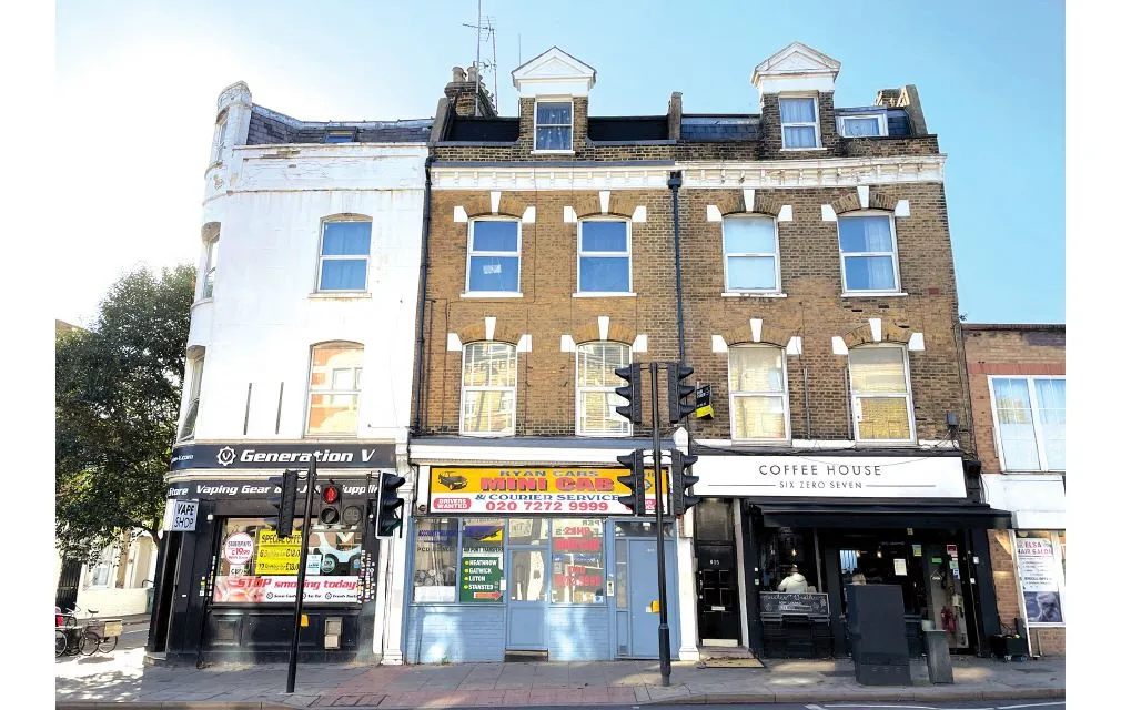 Holloway Road, London, N19 4DJ
