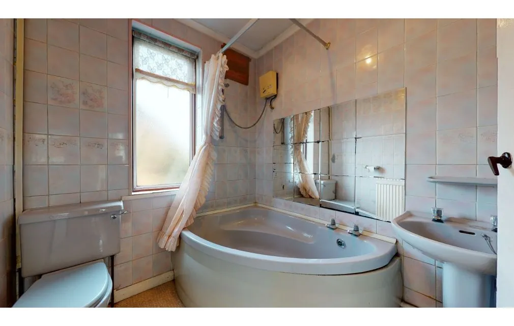Rothbury Avenue, Rainham, Essex, RM13 9HY