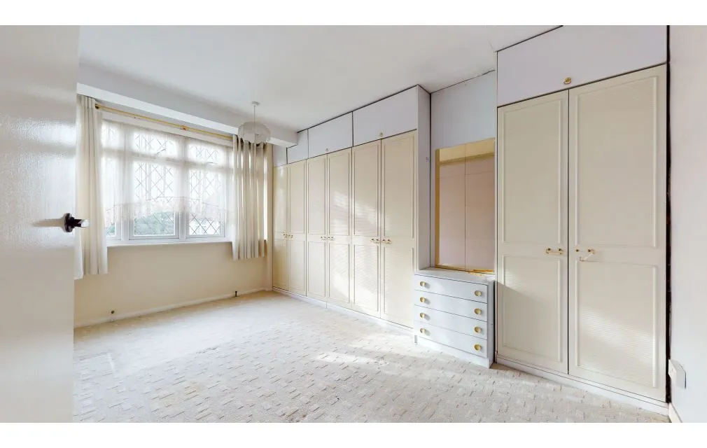 Rothbury Avenue, Rainham, Essex, RM13 9HY