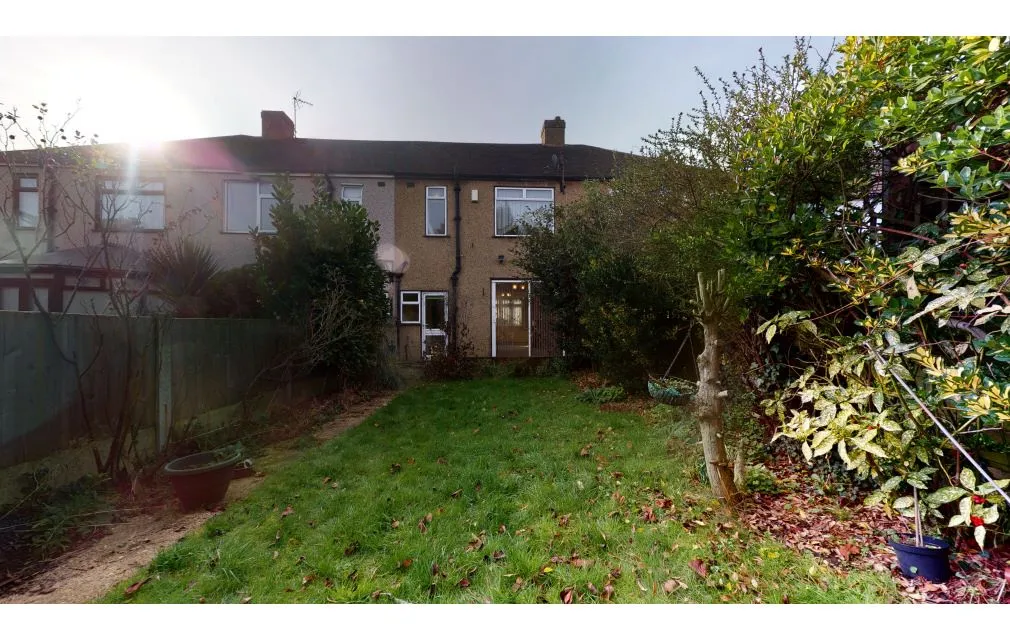 Rothbury Avenue, Rainham, Essex, RM13 9HY