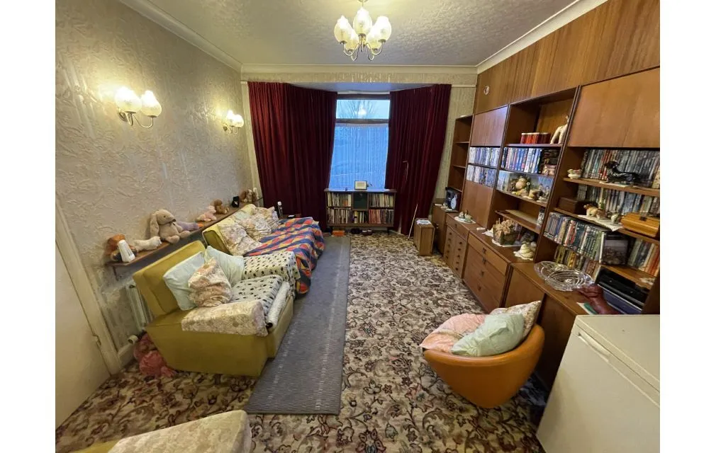 Hainault Road, Romford, Essex, RM5 3AL
