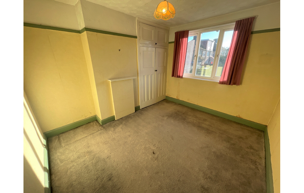 Mandeville Road, Northolt, Middlesex, UB5 4LX