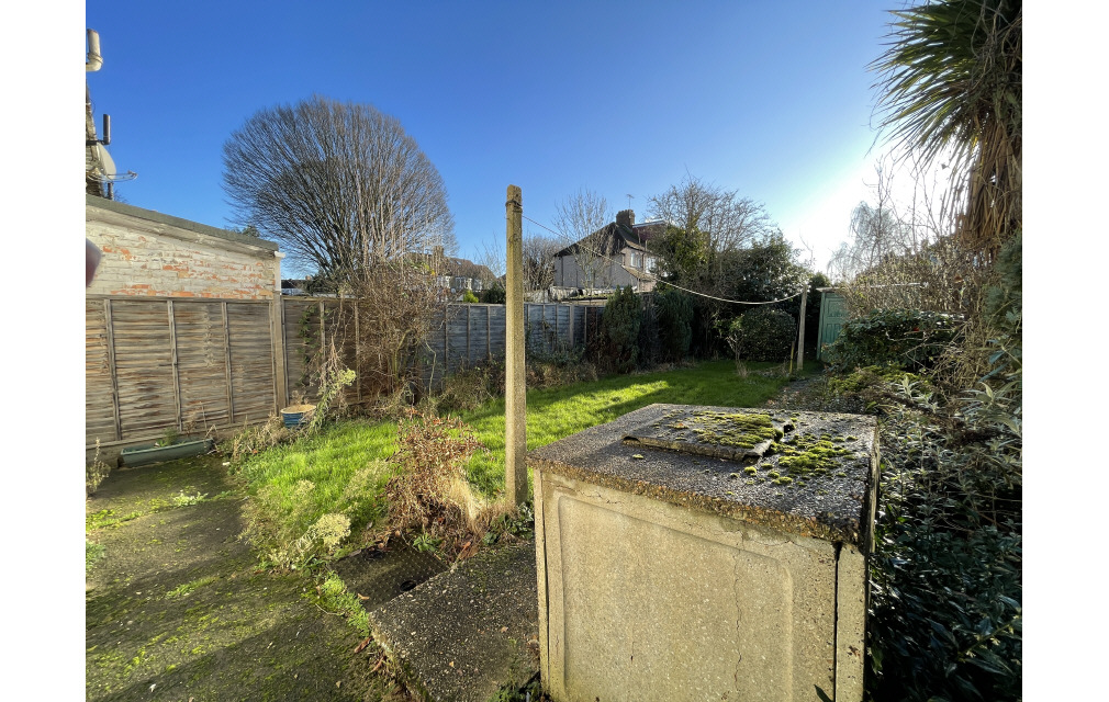 Mandeville Road, Northolt, Middlesex, UB5 4LX