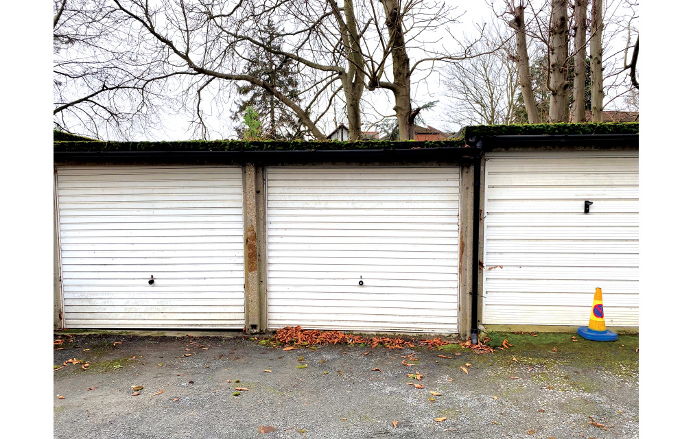 102 Ollards Grove, Loughton, Essex, IG10 4DL