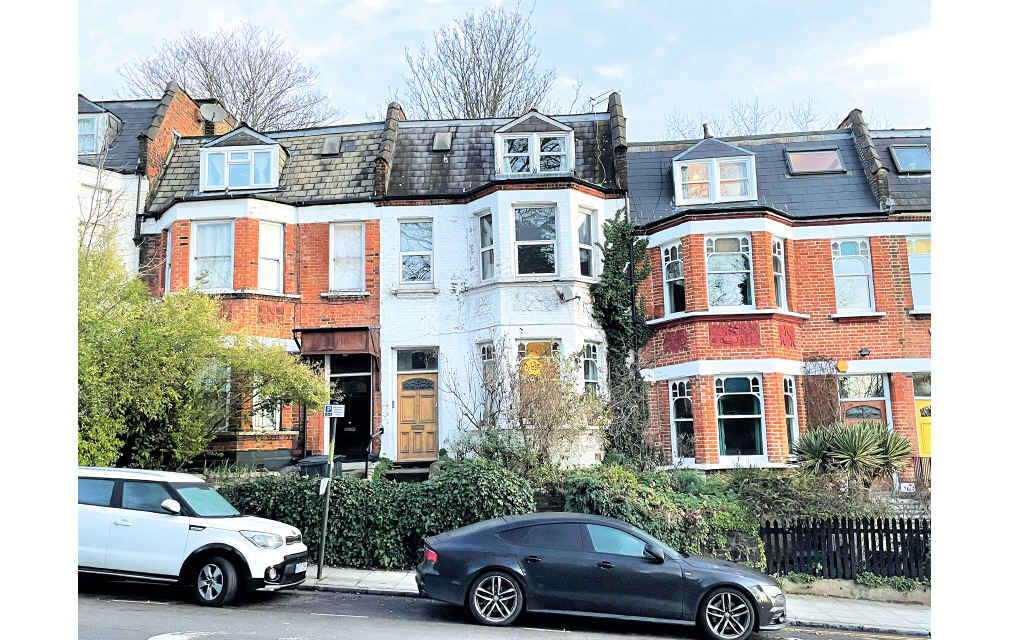 Highgate Hill, London, N19 5NQ