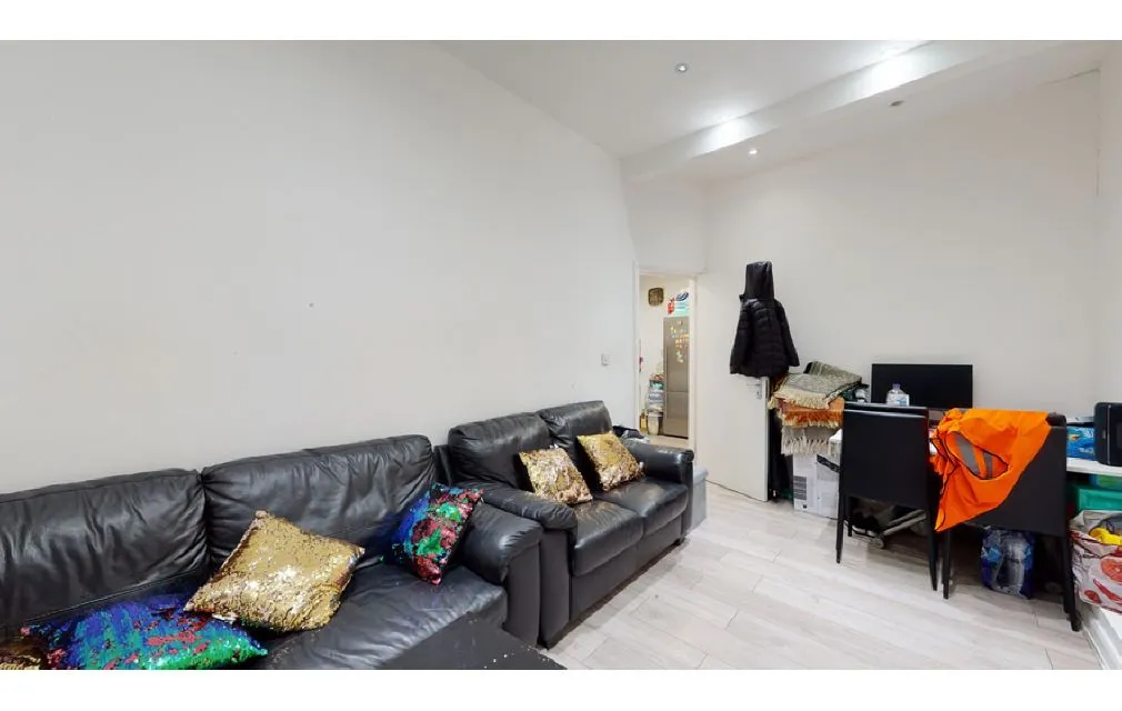 Barking Road, London, E13 8EE