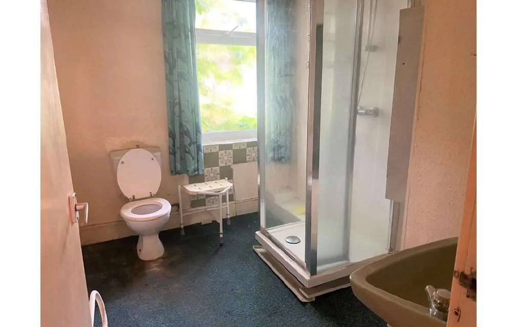 Mottram Road, Stalybridge, Cheshire, SK15 2QS