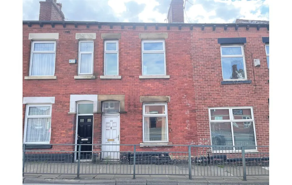 Mottram Road, Stalybridge, Cheshire, SK15 2QS