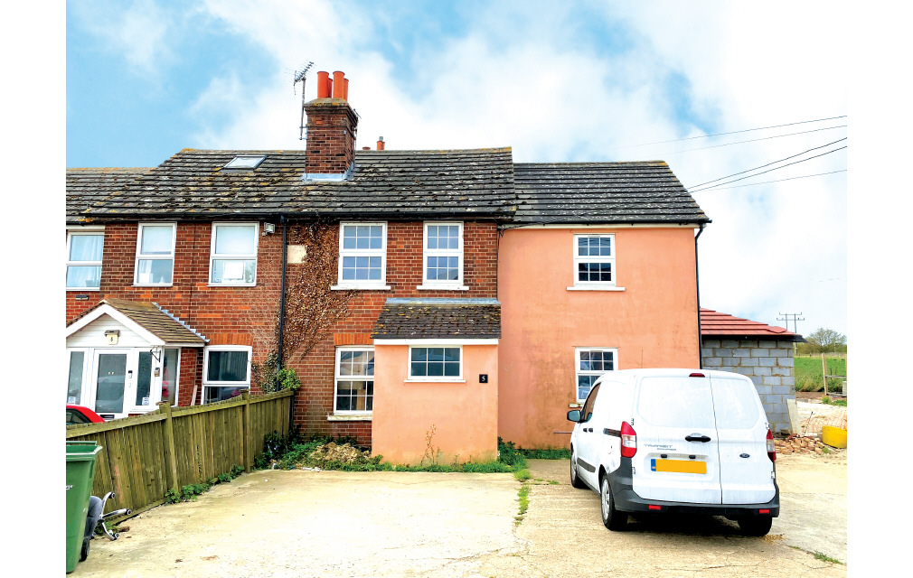 Domsey Chase, Feering, Colchester, Essex, CO5 9ES