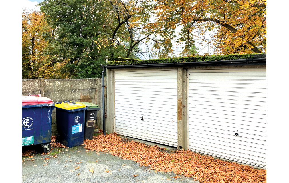102 Ollards Grove, Loughton, Essex, IG10 4DL