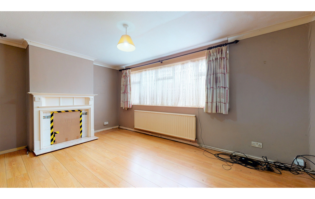 Chaplin Crescent, Sunbury-on-Thames, Middlesex, TW16 7JD