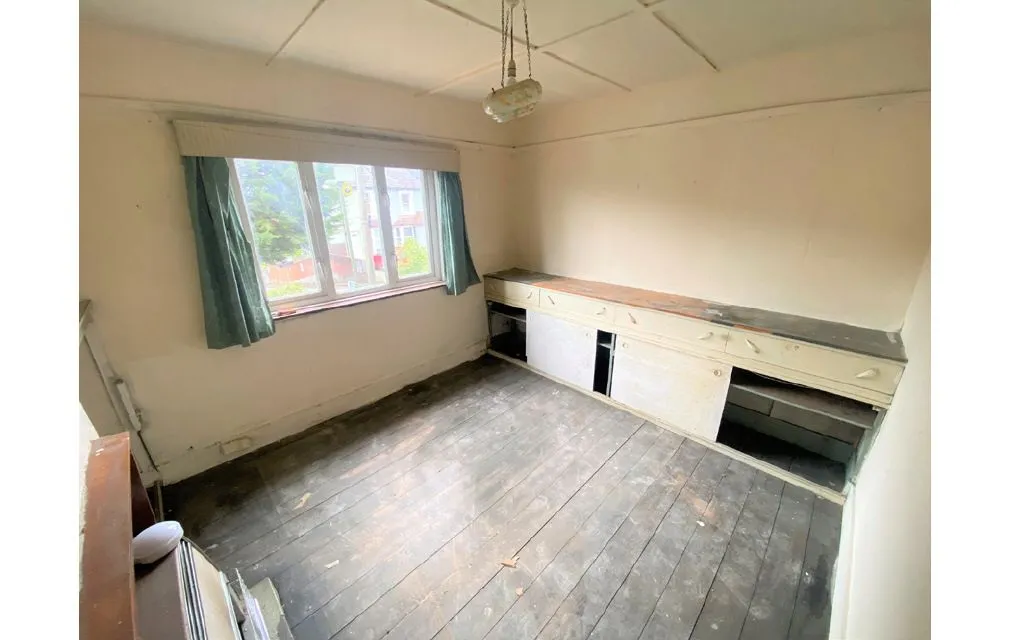 Garlands Road, Redhill, Surrey, RH1 6NT