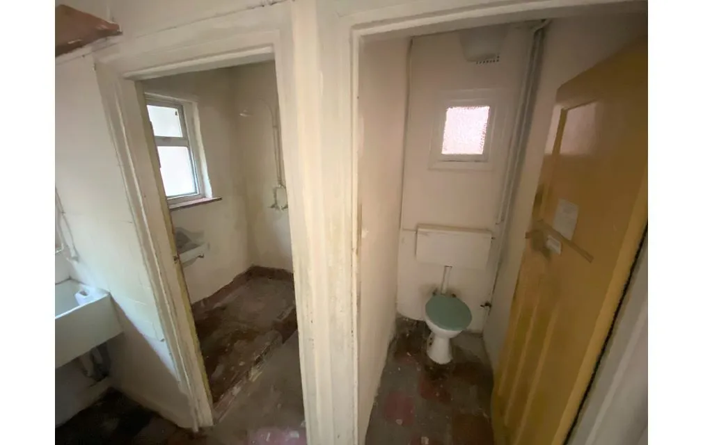 Garlands Road, Redhill, Surrey, RH1 6NT