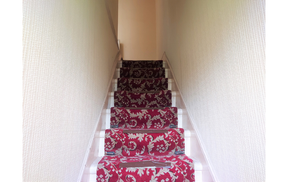 Crosland Hill Road, Huddersfield, West Yorkshire, HD4 5NZ
