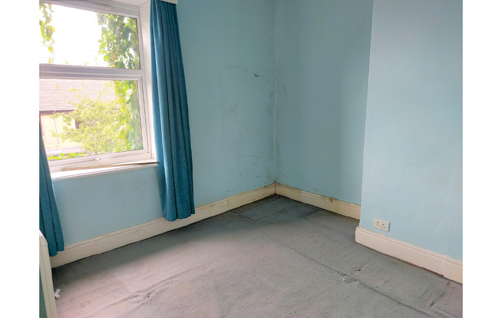 Crosland Hill Road, Huddersfield, West Yorkshire, HD4 5NZ