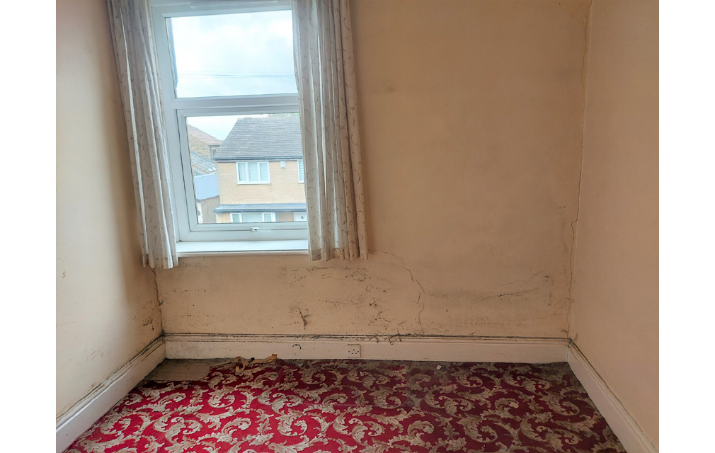Crosland Hill Road, Huddersfield, West Yorkshire, HD4 5NZ