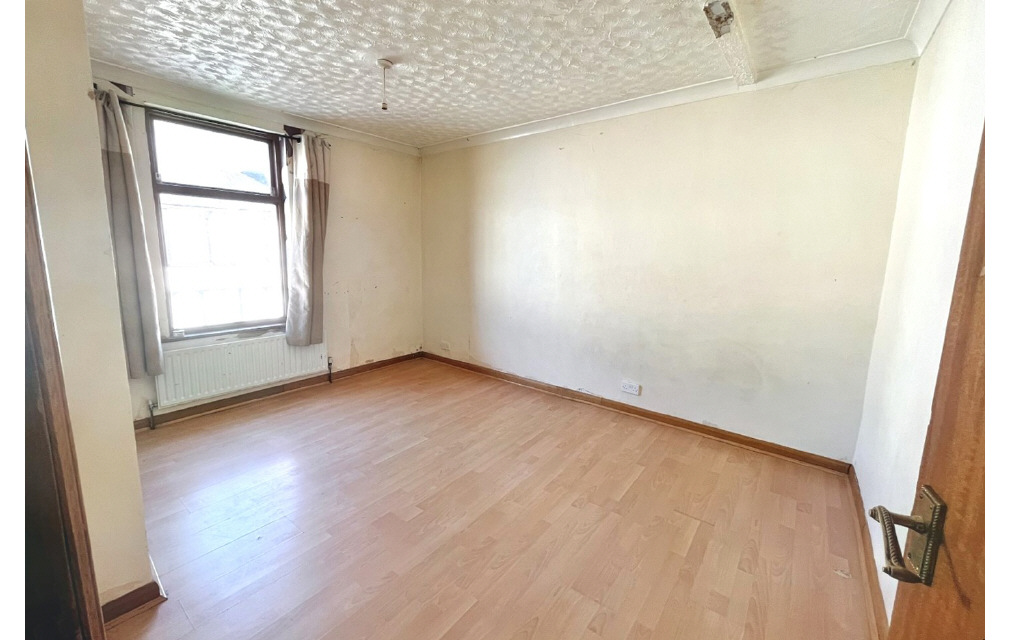 Saxton Street, Gillingham, Kent, ME7 5EG