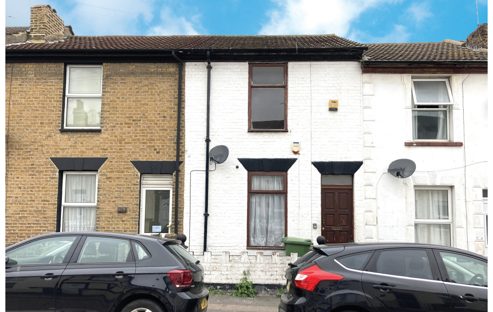 Saxton Street, Gillingham, Kent, ME7 5EG