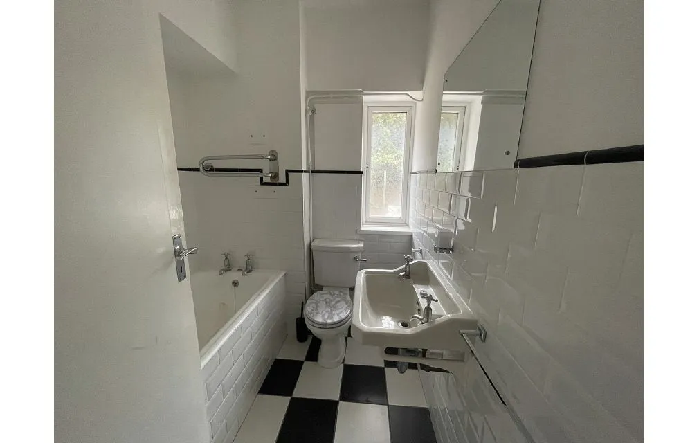 Marine Court, St. Leonards-on-Sea, East Sussex, TN38 0DN