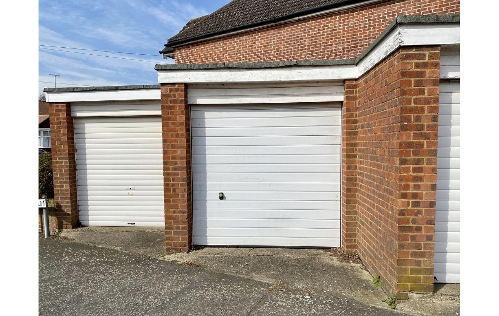 Heathfield, London, E4 6SE