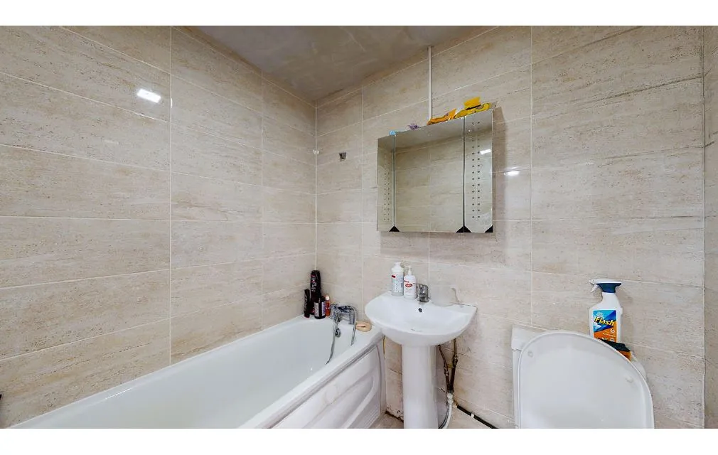 Barking Road, London, Newham, E13 8EE