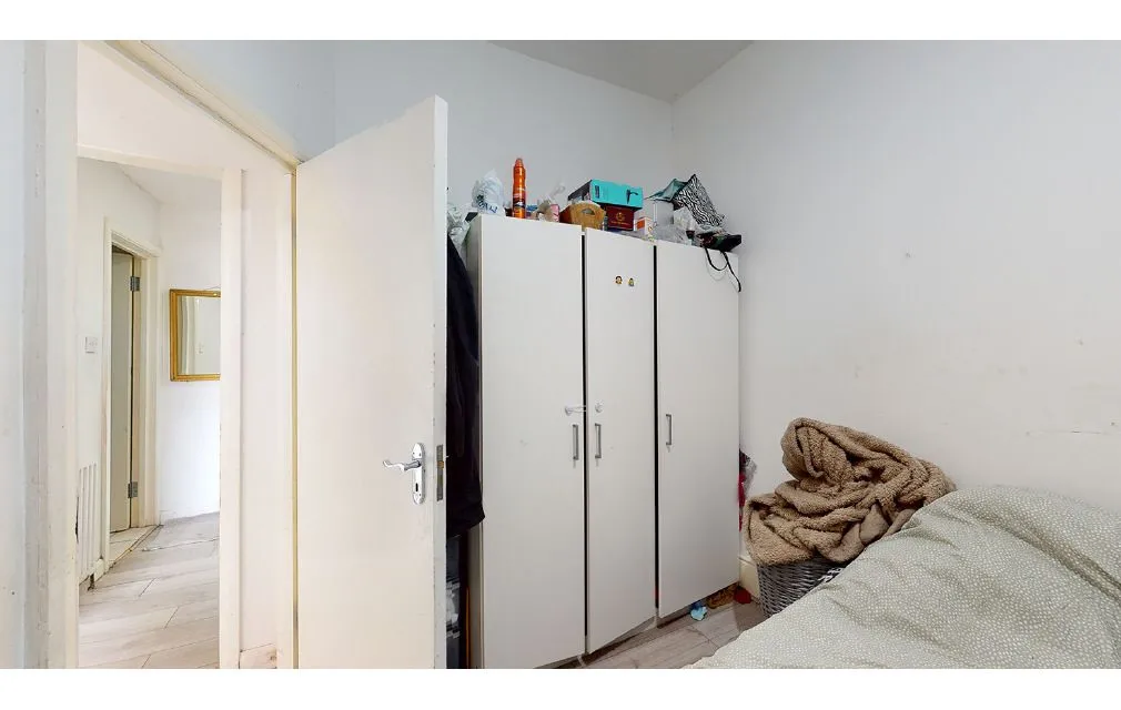 Barking Road, London, Newham, E13 8EE