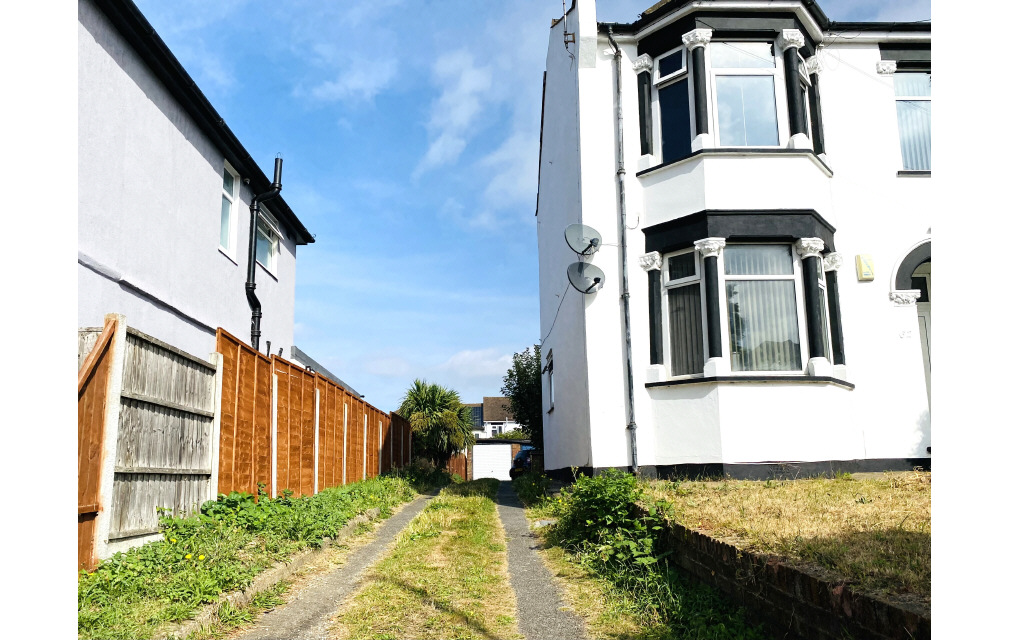 Purfleet Road, Aveley, South Ockendon, Essex, RM15 4DP