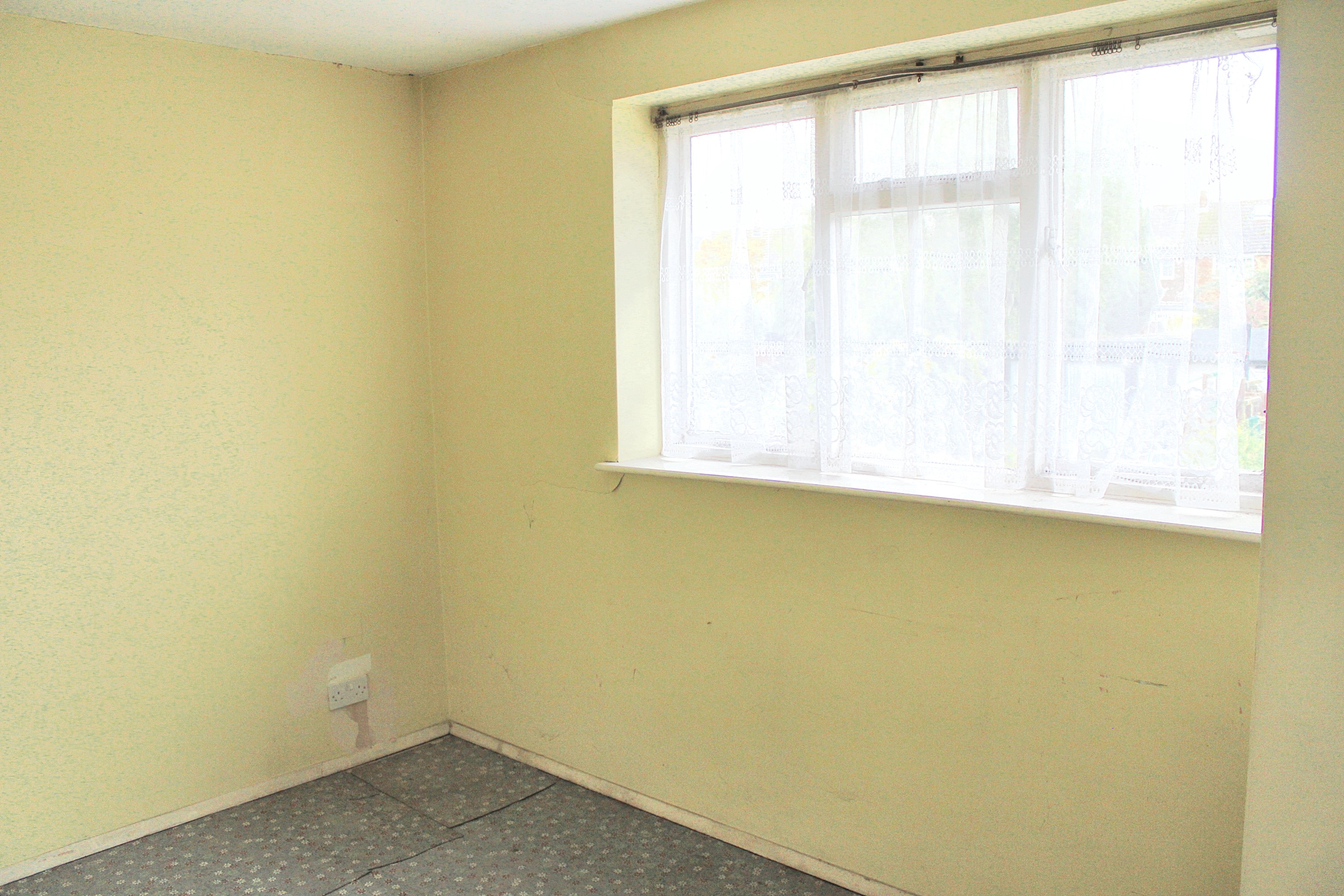 Canterbury Road, Kennington, Ashford, Kent, TN24 9QE