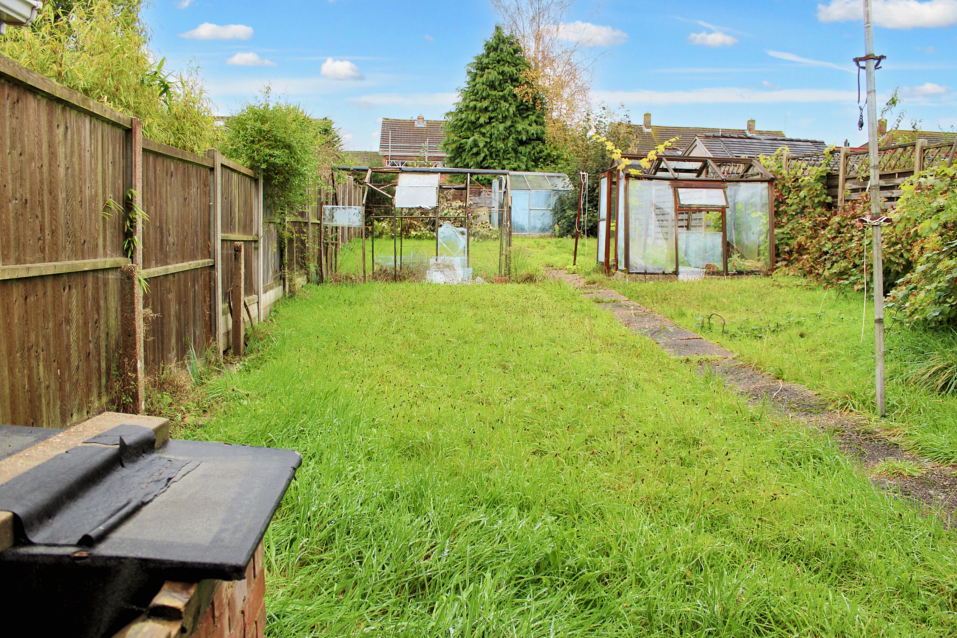 Canterbury Road, Kennington, Ashford, Kent, TN24 9QE