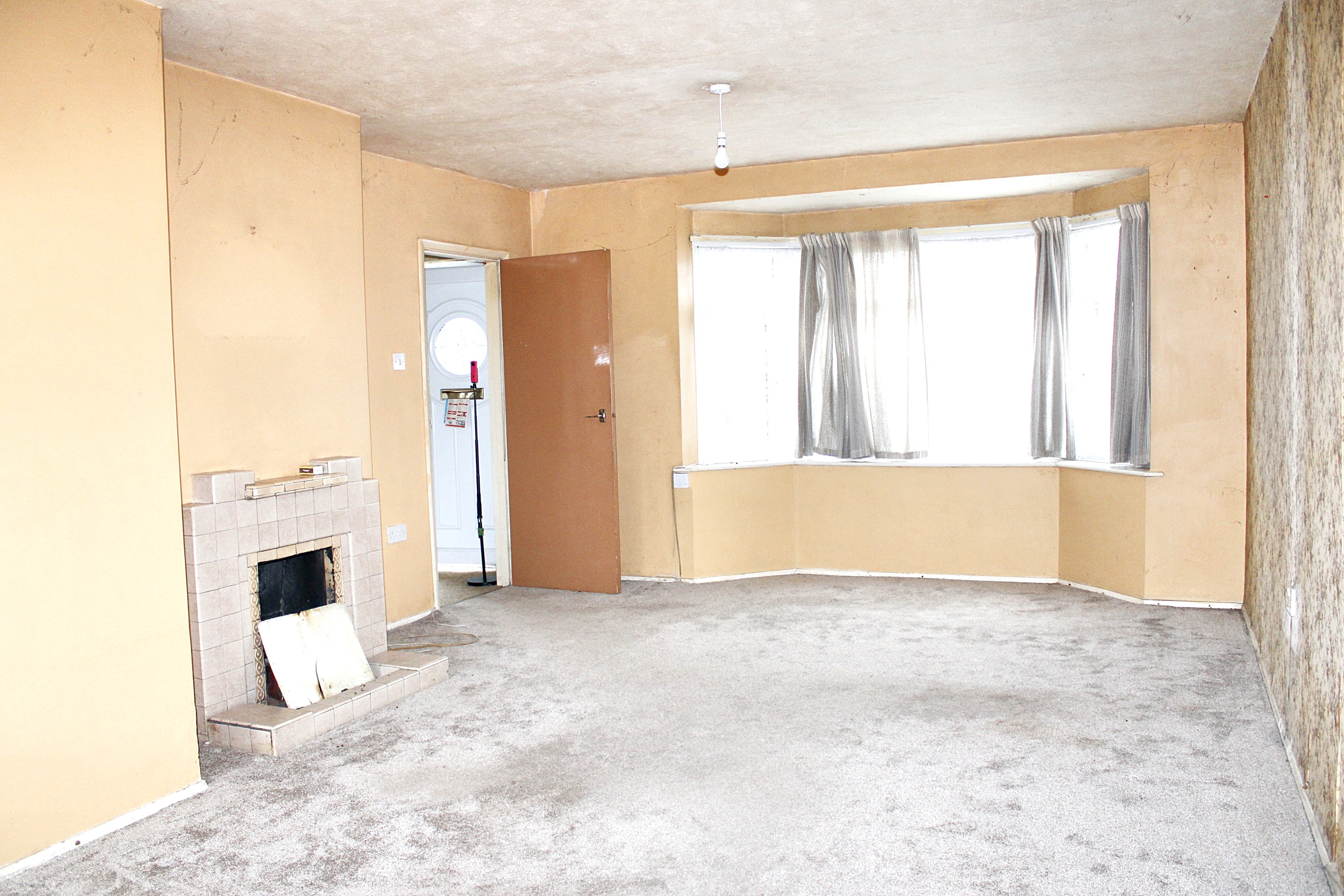 Canterbury Road, Kennington, Ashford, Kent, TN24 9QE