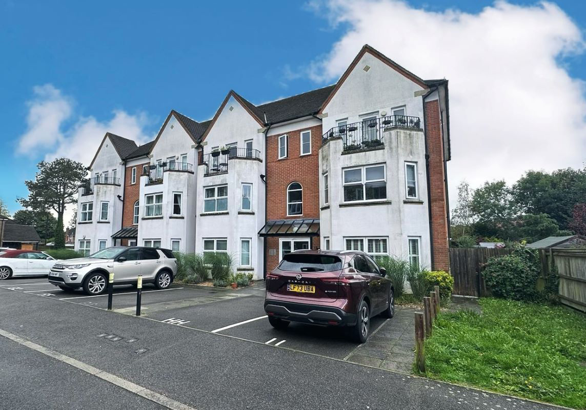 Halton Road, Kenley, Surrey, CR8 5GN