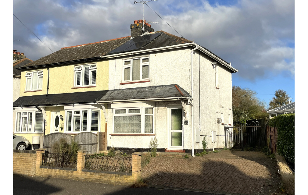 Wood Crescent, Hemel Hempstead, Hertfordshire, HP3 9EY