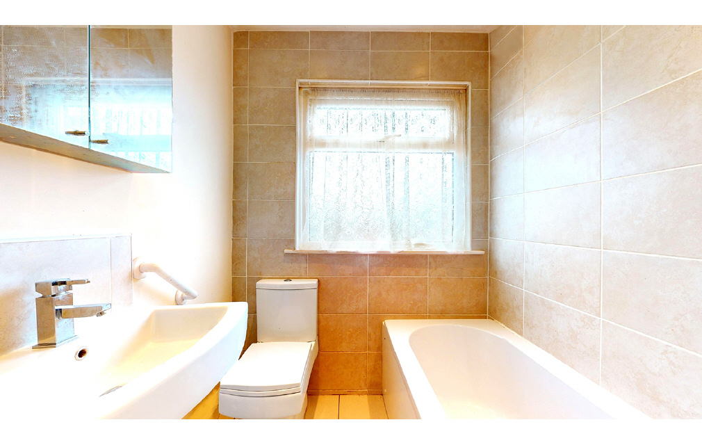 Wood Crescent, Hemel Hempstead, Hertfordshire, HP3 9EY