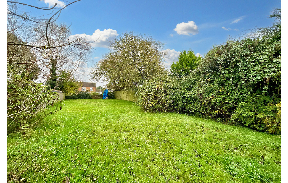 Hill Rise, Chippenham, Wiltshire, SN15 1AY