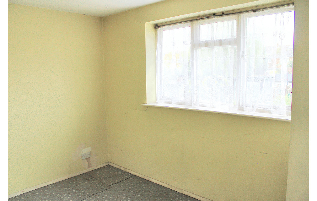 Canterbury Road, Kennington, Ashford, Kent, TN24 9QE