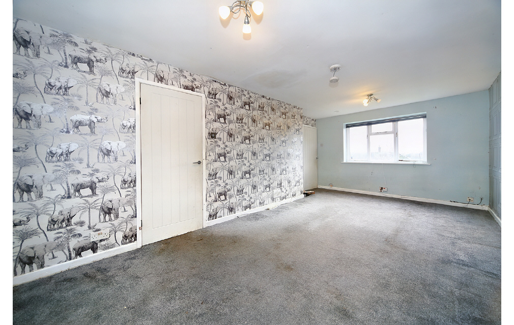 Whitethorn Way, Newcastle, Staffordshire, ST5 7BT