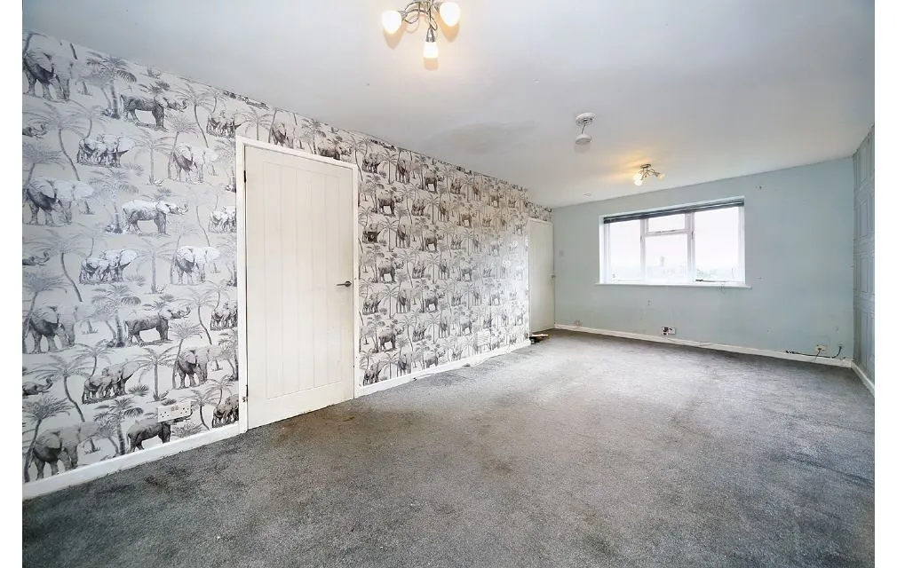 Whitethorn Way, Newcastle, Staffordshire, ST5 7BT