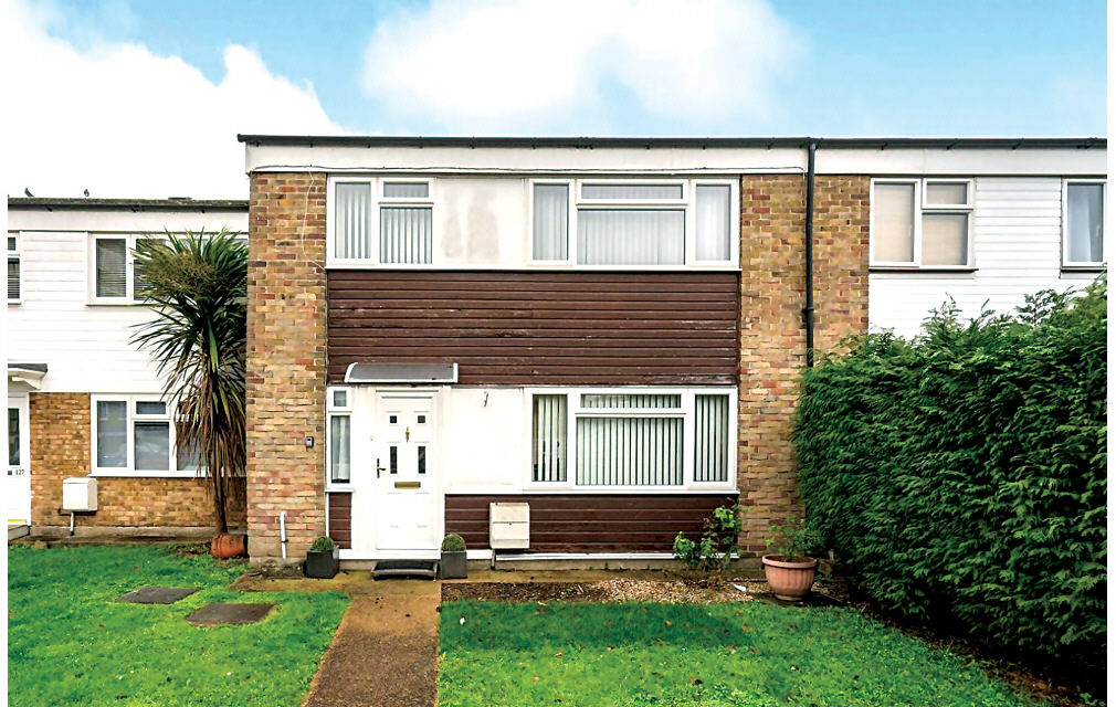Heaton Avenue, Romford, Essex, RM3 7HL