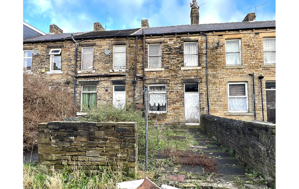 Smiddles Lane, Bradford, West Yorkshire, BD5 9NT